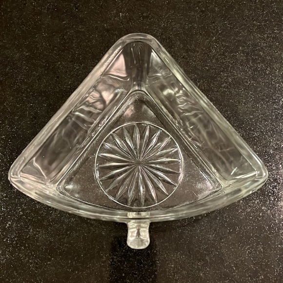 Vintage Indiana Glass Co. Clear Glass Triangular Refrigerator Dish - Picture 3 of 6